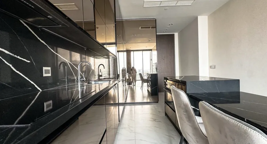 Condo en alquiler de 2 habitaciones en Khlong Toei, Bangkok