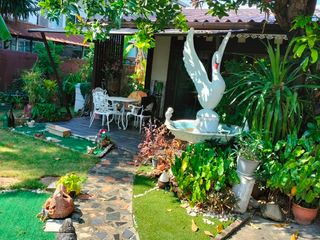Haus zum Kauf mit 3 Zimmer in Huai Khwang, Bangkok