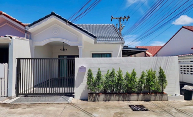 For sale 2 bedrooms townhouse in East Pattaya, Pattaya