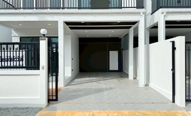 Продажа 4 спальни дом в Восточная Паттайя, Паттайя