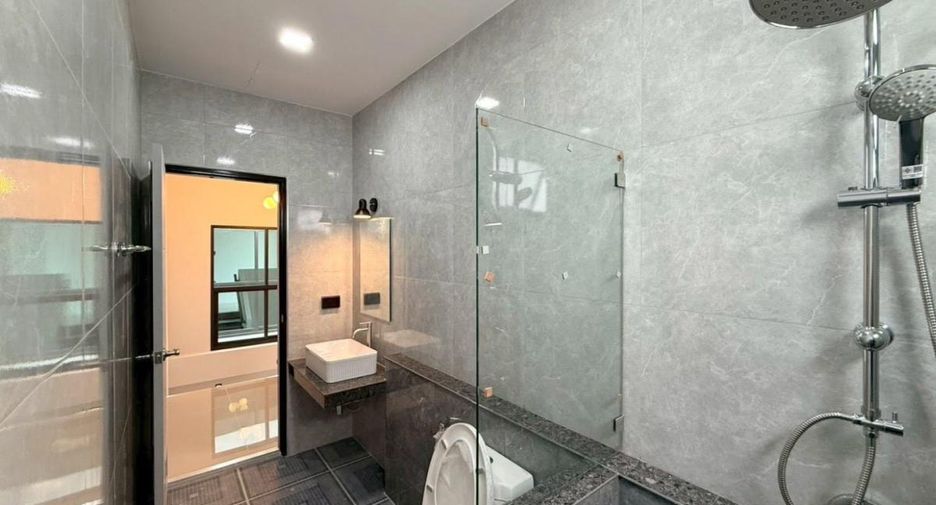ขาย 4 ห้องนอน บ้านเดี่ยว ใน พัทยาตะวันออก, พัทยา