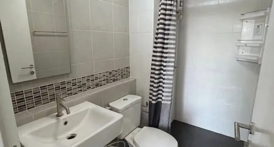 Wohnung zur Miete mit 1 Zimmer in Prawet, Bangkok