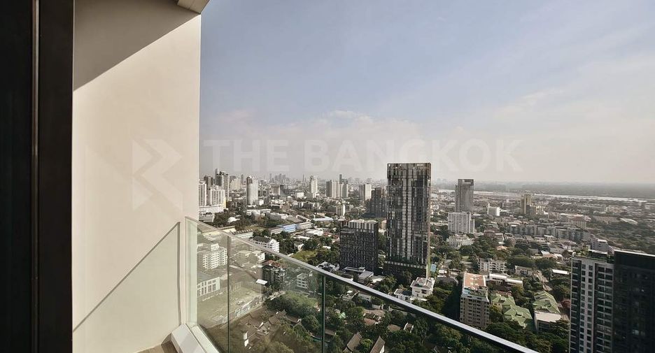 For rent 2 bedrooms condo in Khlong Toei, Bangkok
