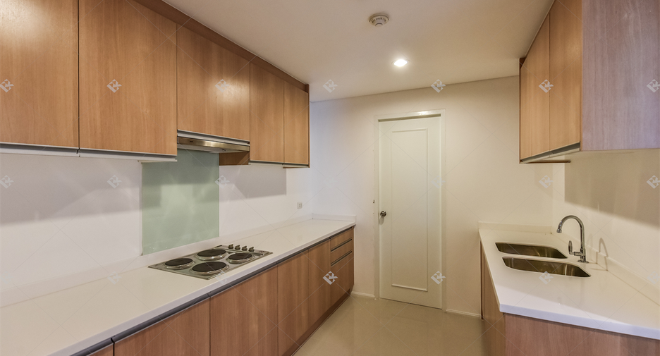 Condo en alquiler de 5 habitaciones en Watthana, Bangkok
