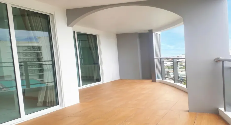 For sale 3 bedrooms condo in Sattahip, Chonburi