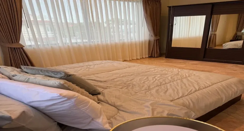For sale 4 bedrooms house in East Pattaya, Pattaya