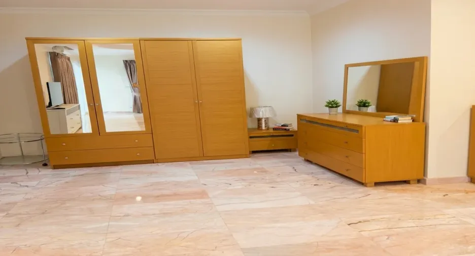 For sale 4 bedrooms house in East Pattaya, Pattaya