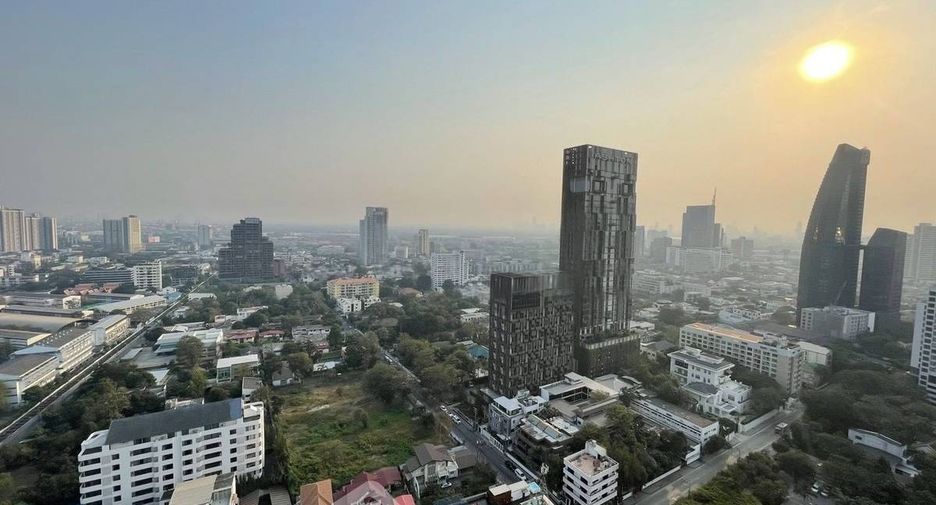 For rent and for sale 2 bedrooms condo in Khlong Toei, Bangkok