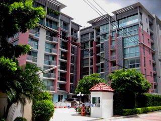 出租 2 卧室 公寓 在 Huai Khwang, 曼谷