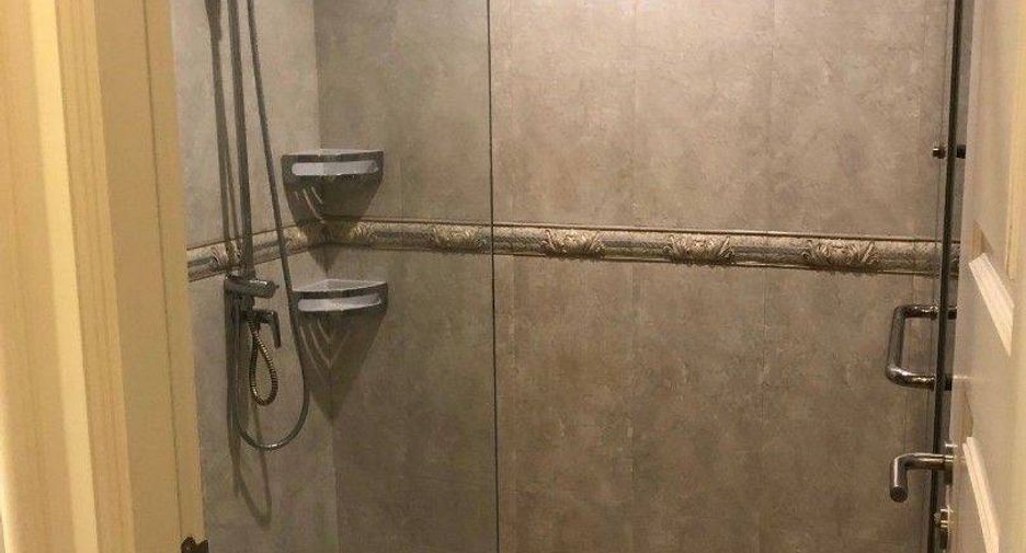 For rent 2 bedrooms condo in Bang Rak, Bangkok