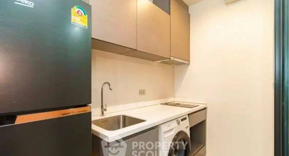 For rent 2 bedrooms condo in Huai Khwang, Bangkok