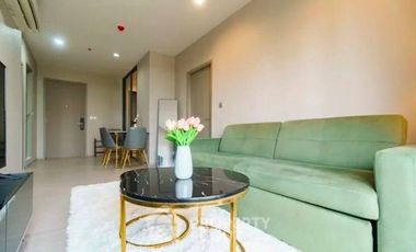 For rent 2 bedrooms condo in Huai Khwang, Bangkok