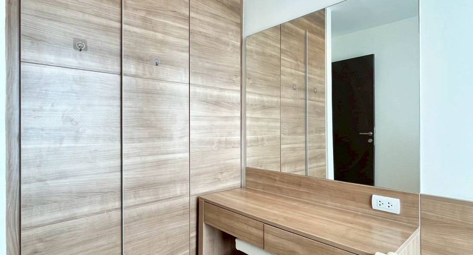 For rent 2 bedrooms condo in Sathon, Bangkok