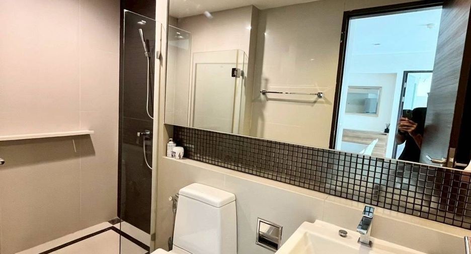For rent 2 bedrooms condo in Sathon, Bangkok