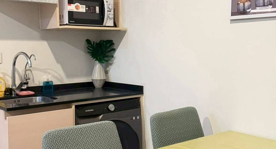 For rent 2 bedrooms condo in Huai Khwang, Bangkok