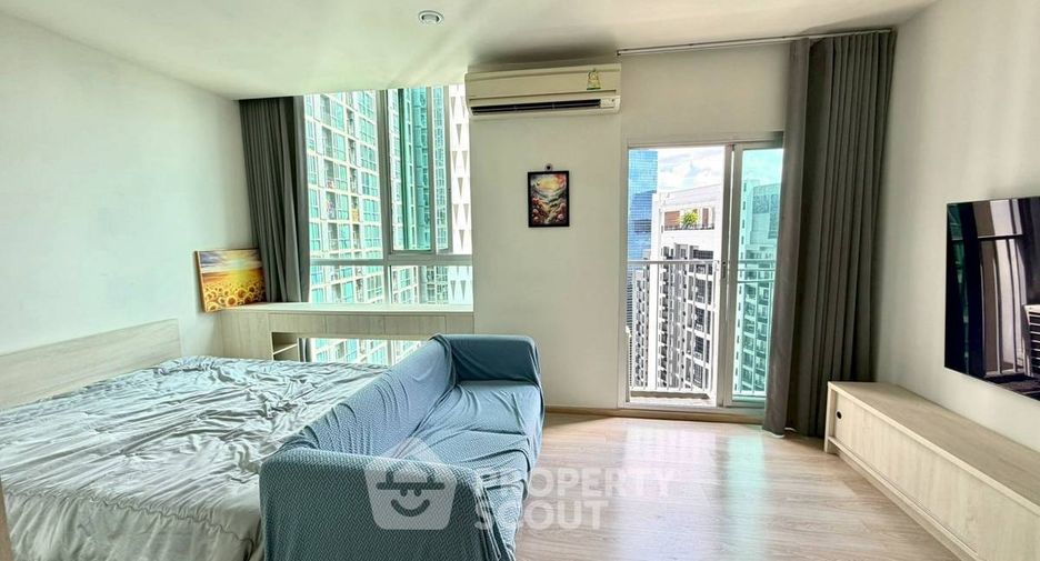 For rent 2 bedrooms condo in Huai Khwang, Bangkok