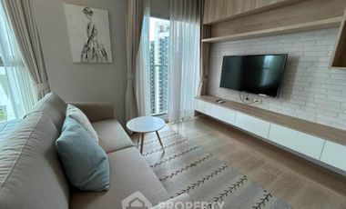 For rent 2 bedrooms condo in Huai Khwang, Bangkok