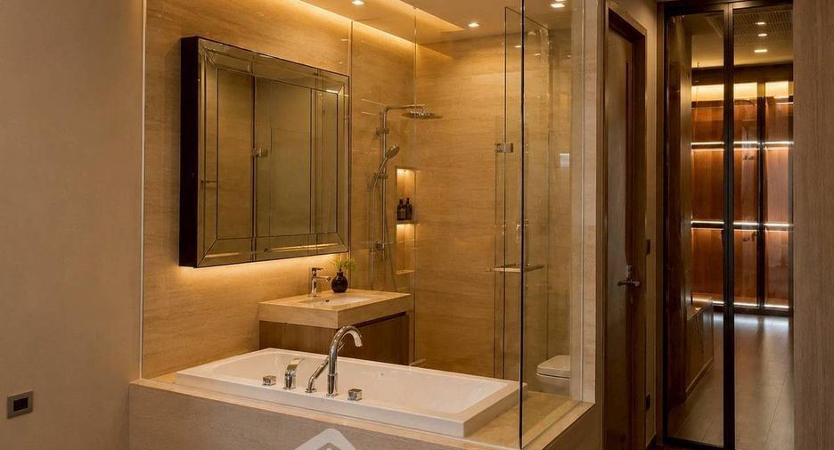 For rent 2 bedrooms condo in Khlong Toei, Bangkok