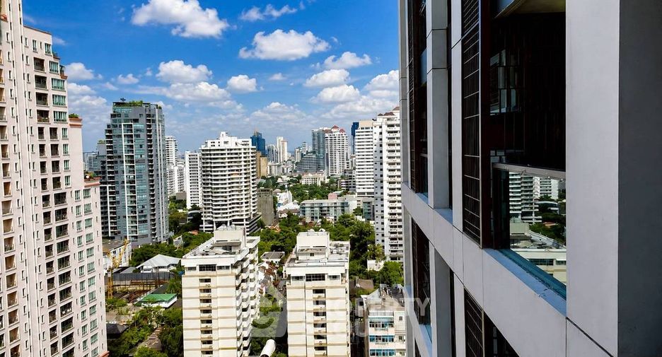 For rent 2 bedrooms condo in Khlong Toei, Bangkok