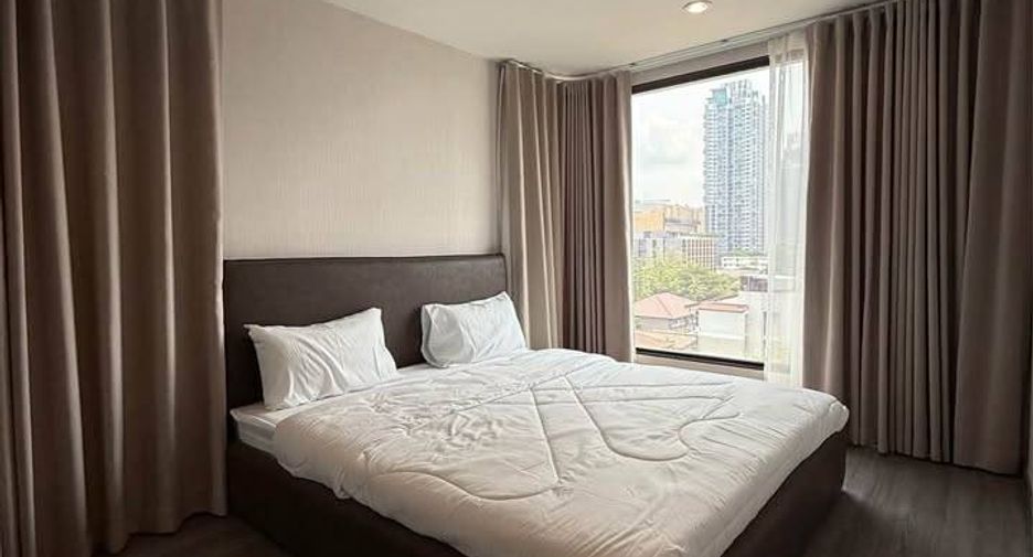 For rent 2 bedrooms condo in Khlong Toei, Bangkok