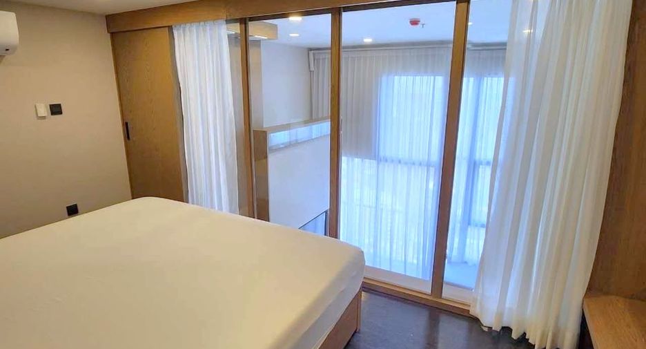 For rent 2 bedrooms condo in Watthana, Bangkok