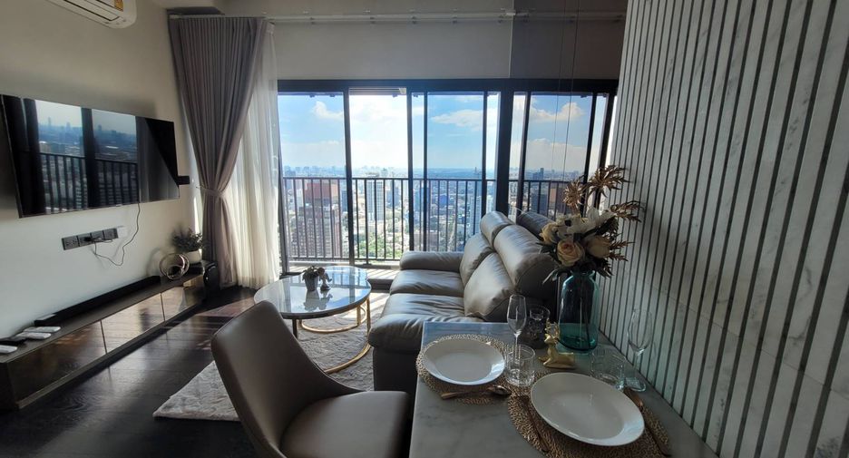 For rent 2 bedrooms condo in Watthana, Bangkok