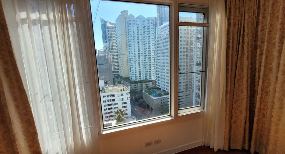 For rent 3 bedrooms condo in Khlong Toei, Bangkok