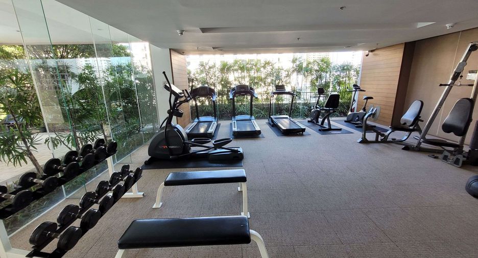 For rent 3 bedrooms condo in Khlong Toei, Bangkok