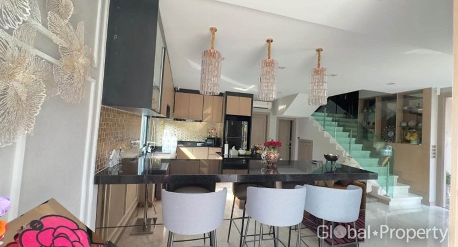 Haus zum Kauf mit 3 Zimmer in Huay Yai, Pattaya