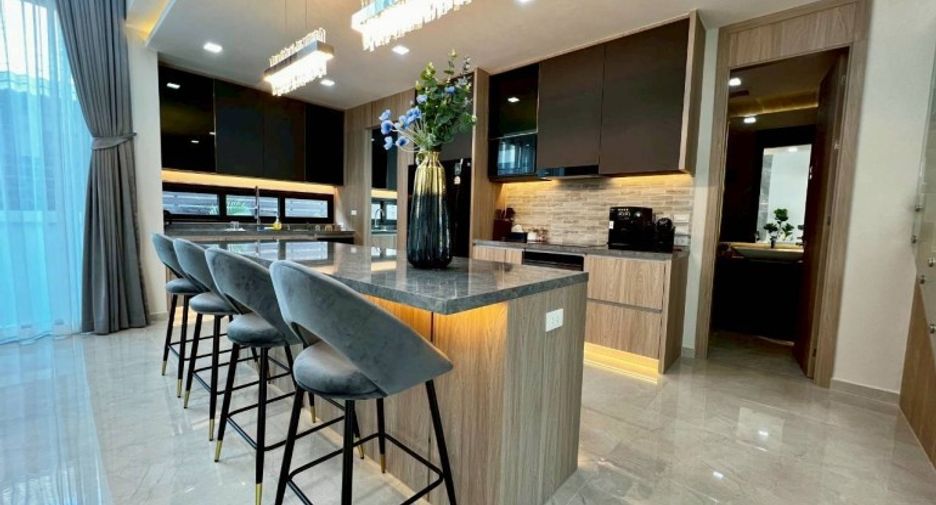 For sale 5 ベッドルーム house in East Pattaya, Pattaya
