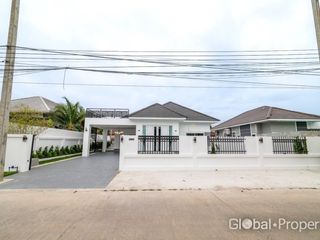 Haus zum Kauf mit 3 Zimmer in Bang Lamung, Chonburi