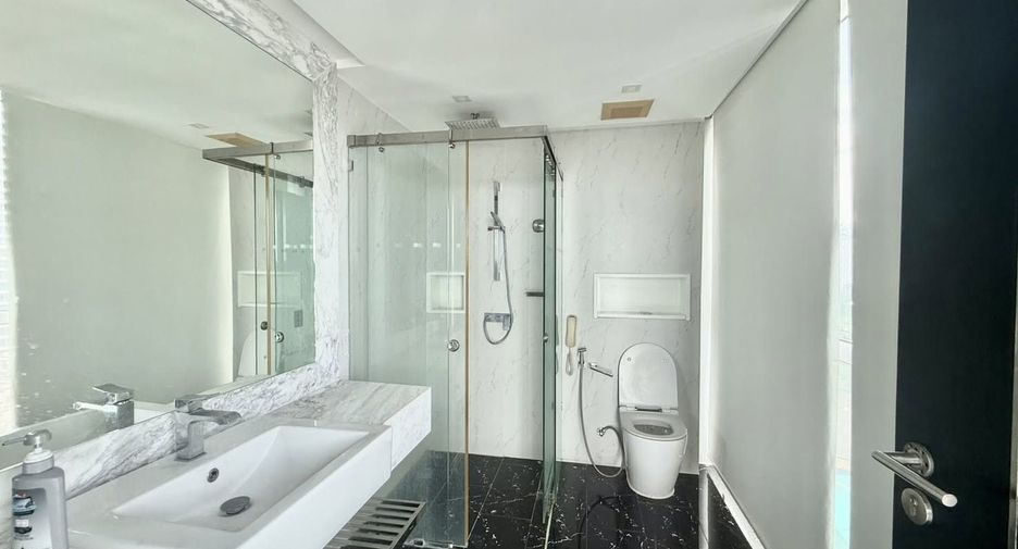 For sale 2 bedrooms condo in Pratumnak, Pattaya