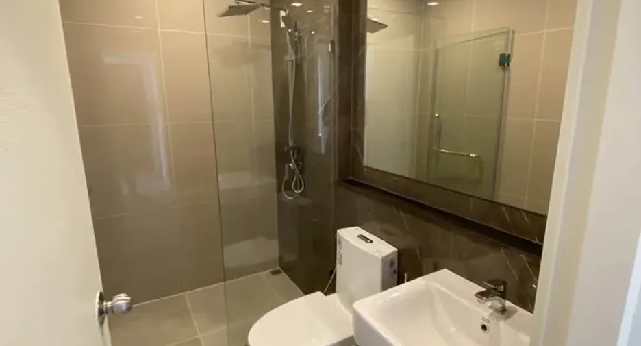 Продажа 2 спальни кондо в Щаттхана, Бангкок