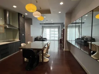 For rent 2 bedrooms condo in Watthana, Bangkok