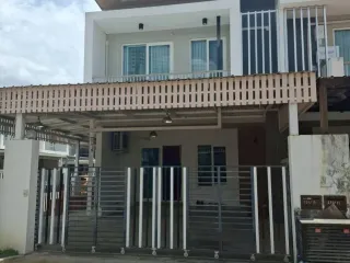 For rent 3 bedrooms townhouse in Mueang Chiang Mai, Chiang Mai