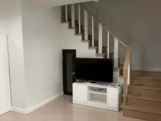 For rent 3 bedrooms townhouse in Mueang Chiang Mai, Chiang Mai