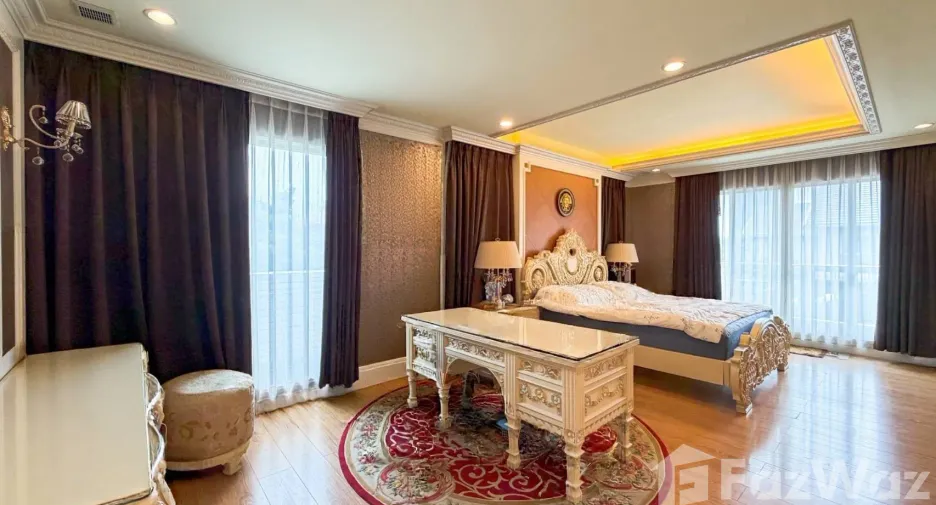 For sale 4 bedrooms house in Mueang Nonthaburi, Nonthaburi