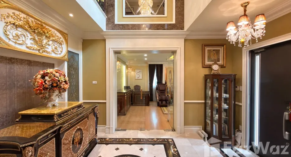 For sale 4 bedrooms house in Mueang Nonthaburi, Nonthaburi