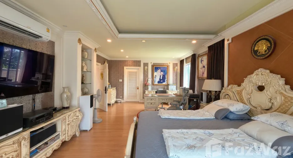 For sale 4 bedrooms house in Mueang Nonthaburi, Nonthaburi