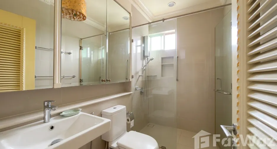 For sale 4 bedrooms house in Mueang Nonthaburi, Nonthaburi
