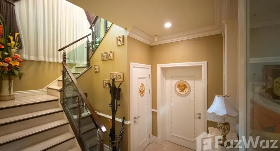 For sale 4 bedrooms house in Mueang Nonthaburi, Nonthaburi