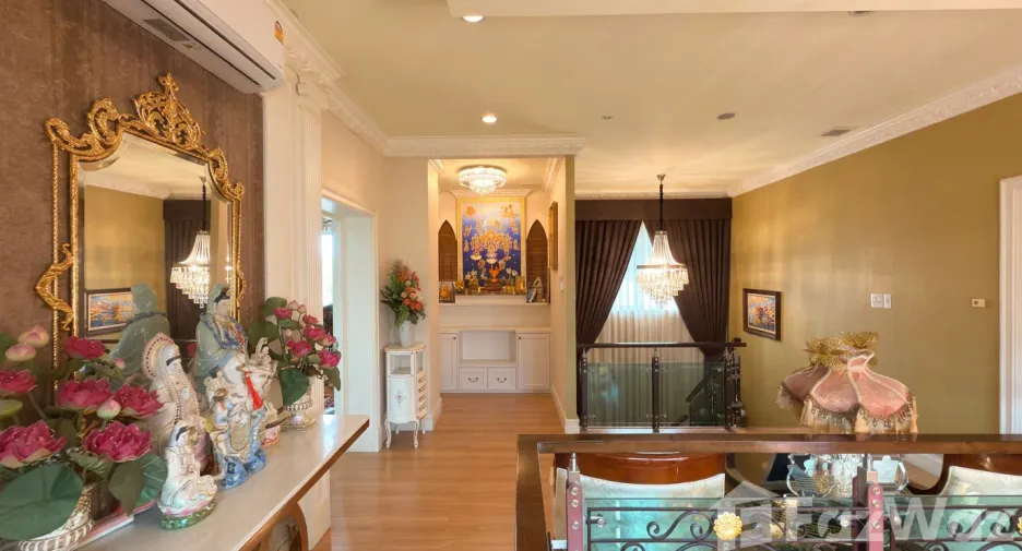 For sale 4 bedrooms house in Mueang Nonthaburi, Nonthaburi