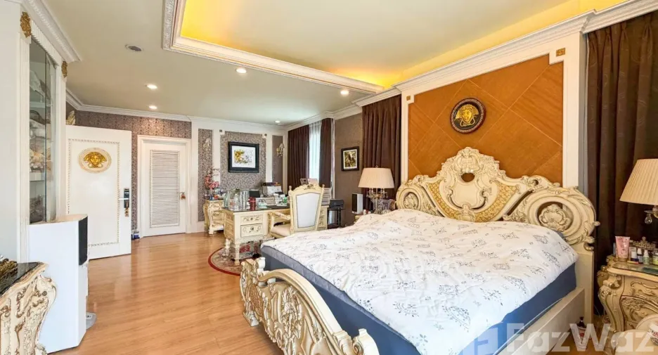 For sale 4 bedrooms house in Mueang Nonthaburi, Nonthaburi