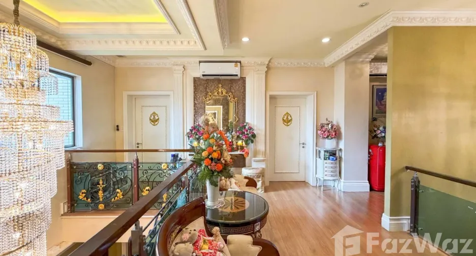For sale 4 bedrooms house in Mueang Nonthaburi, Nonthaburi