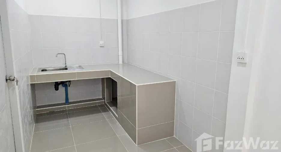 Casa adosada en venta de 3 habitaciones en Mueang Chon Buri, Chonburi