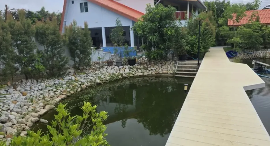 À vendre 11 chambres hôtel à Mueang Rayong, Rayong