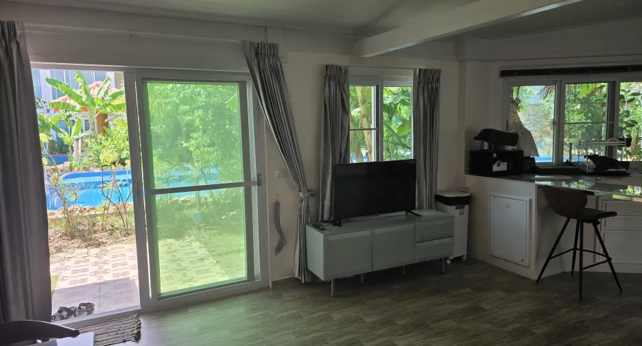 À vendre 11 chambres hôtel à Mueang Rayong, Rayong