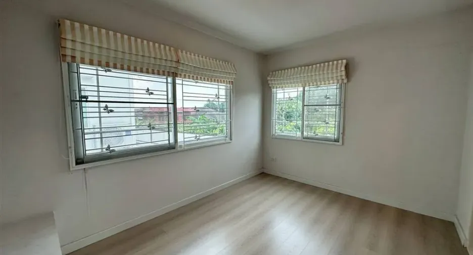 出售 2 卧室 联排别墅 在 Bang Yai, Nonthaburi
