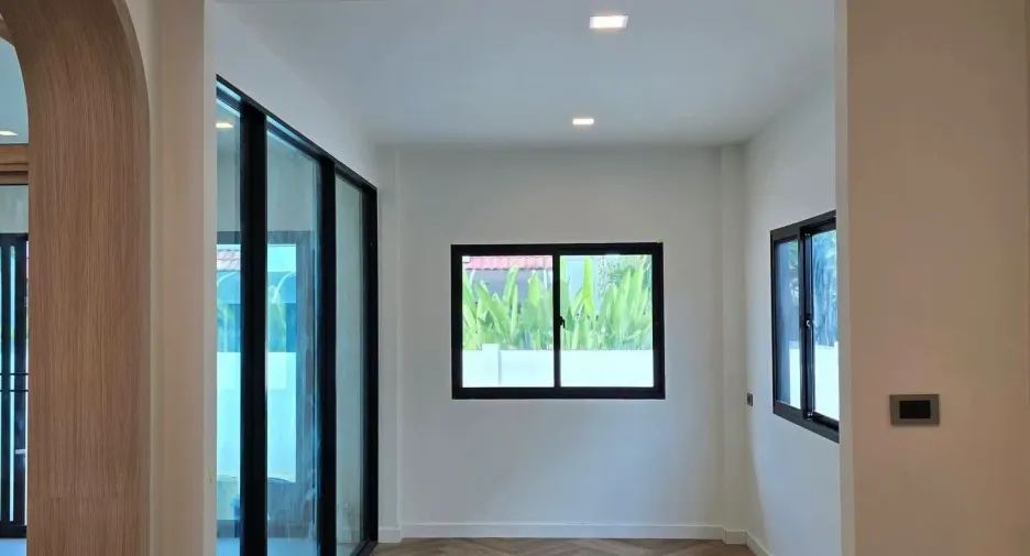 出售 4 卧室 独立屋 在 Mueang Pathum Thani, Pathum Thani