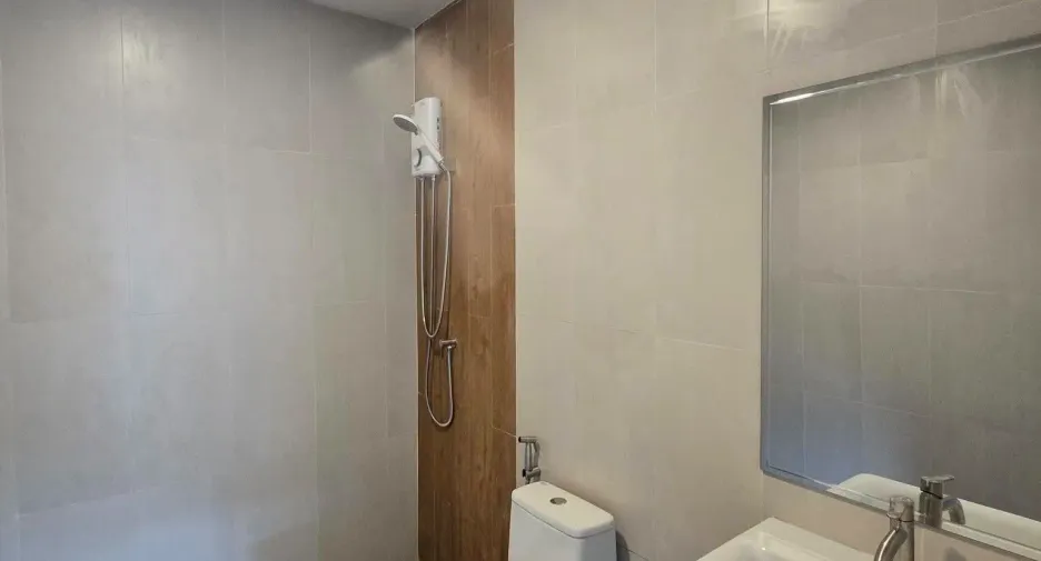 出售 4 卧室 独立屋 在 Mueang Pathum Thani, Pathum Thani